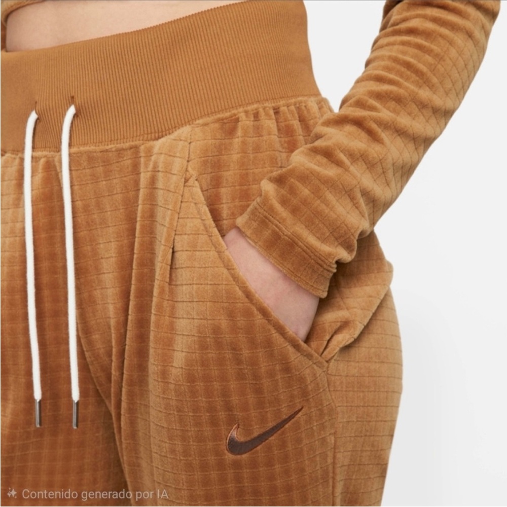 Nike Camel Brown Waffle-Texture Joggers